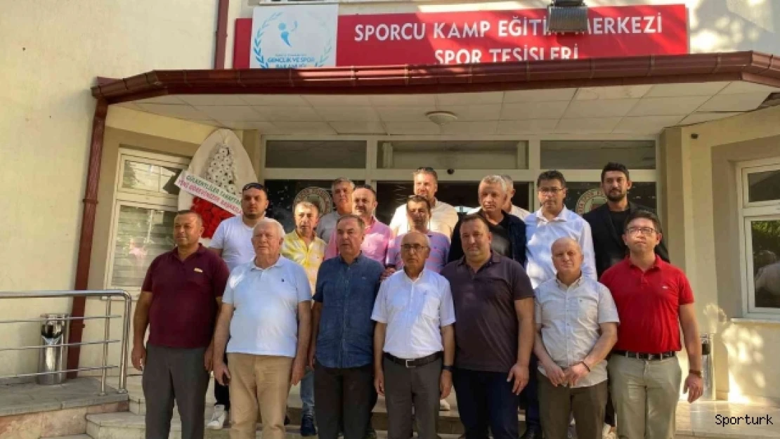 Isparta 32 Spor'da yeni yönetim görev dağılımını yaptı