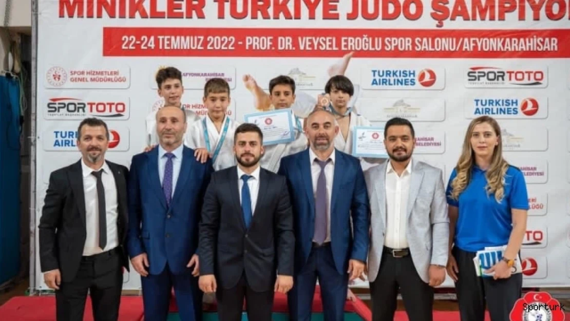 Minik judocular kürsüyü boş bırakmadı