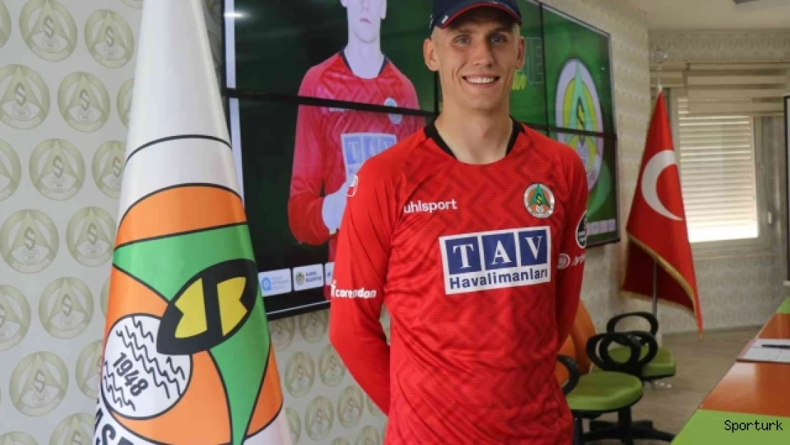 Alanyaspor, Arsenal'dan Runarsson'u kiraladı
