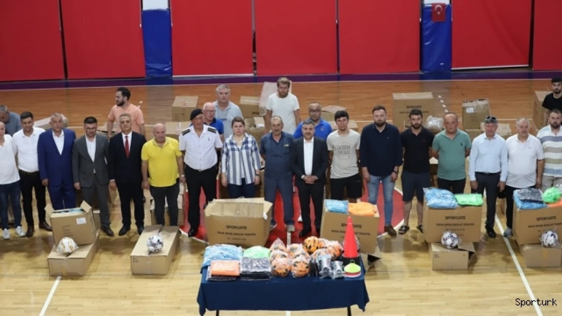 Düzce'de amatör spor kulüplerine malzeme yardımı
