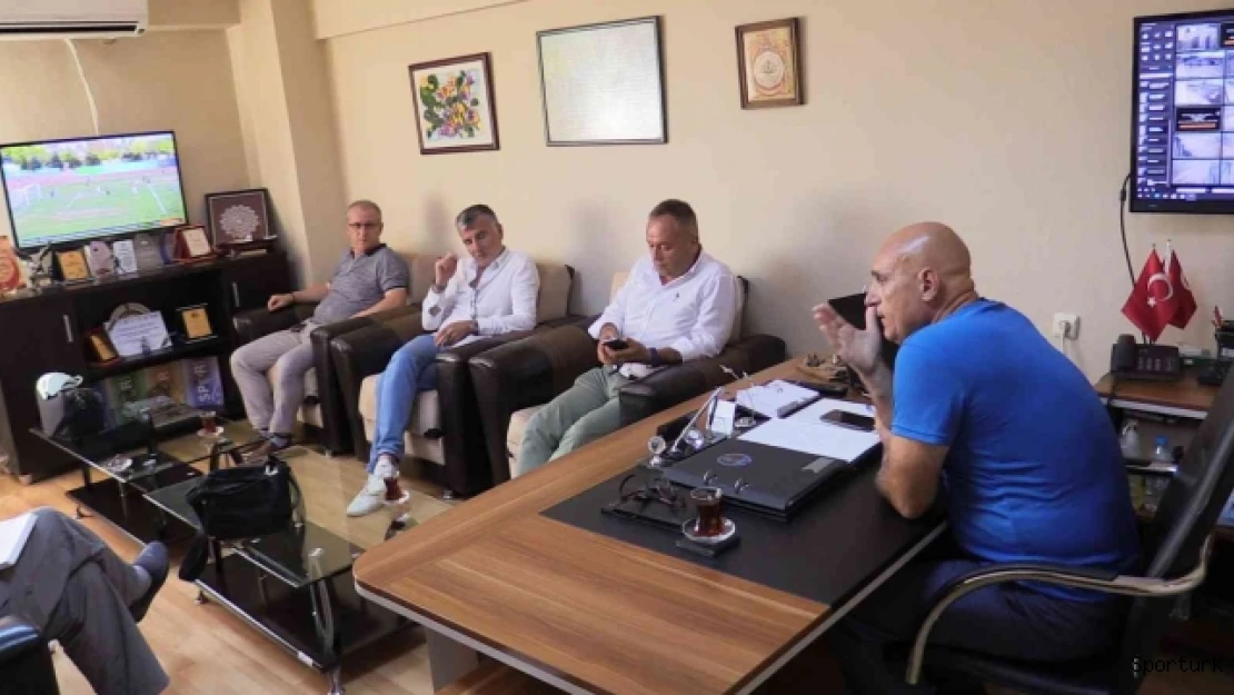 Elüstü: &quotBandırma 17 Eylül Stadyumu sezona hazır"