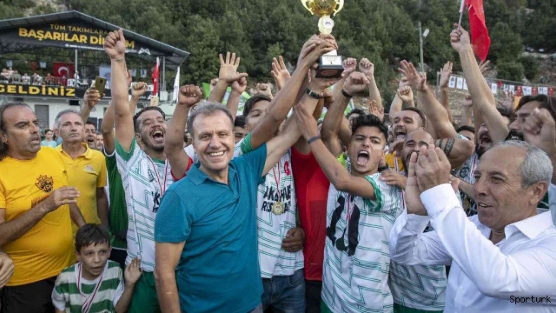 Fındıkpınarında turnuvanın şampiyonu Uzunkaş oldu
