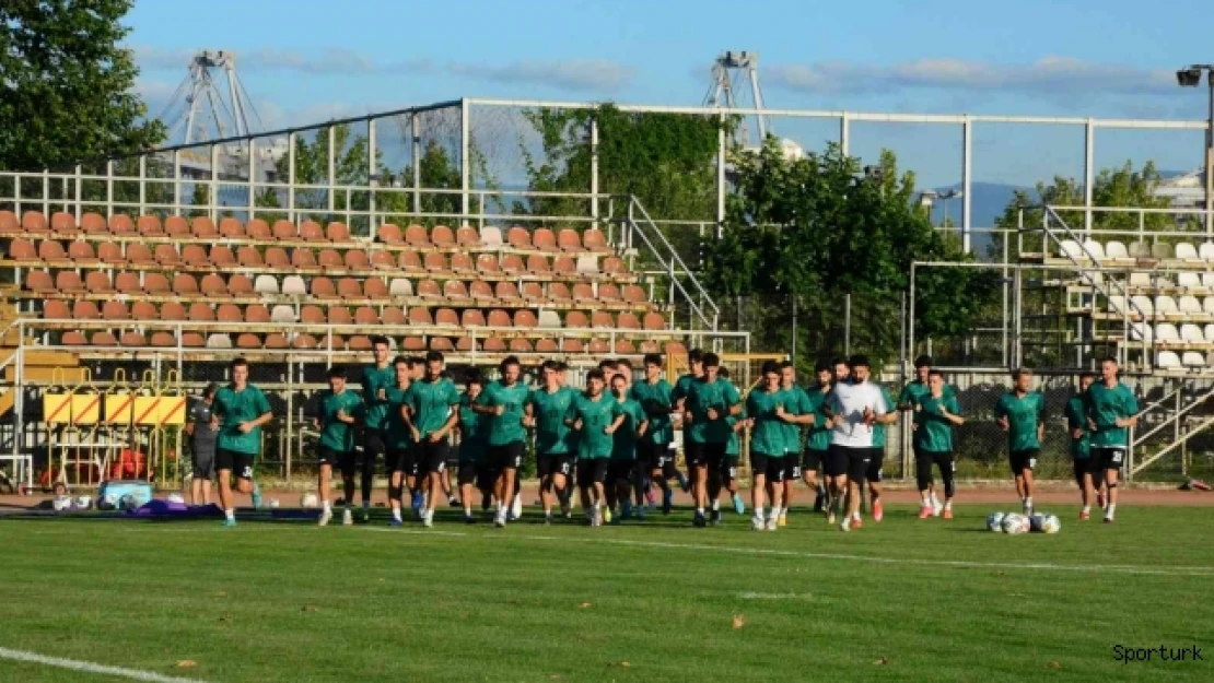 Hazırlık kampını tamamlayan Kocaelispor, kente döndü