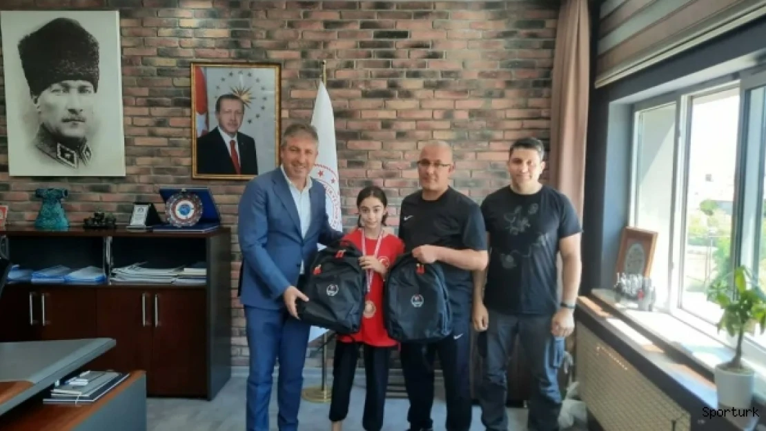 İrem İşel Taekwondo Türkiye üçüncüsü oldu