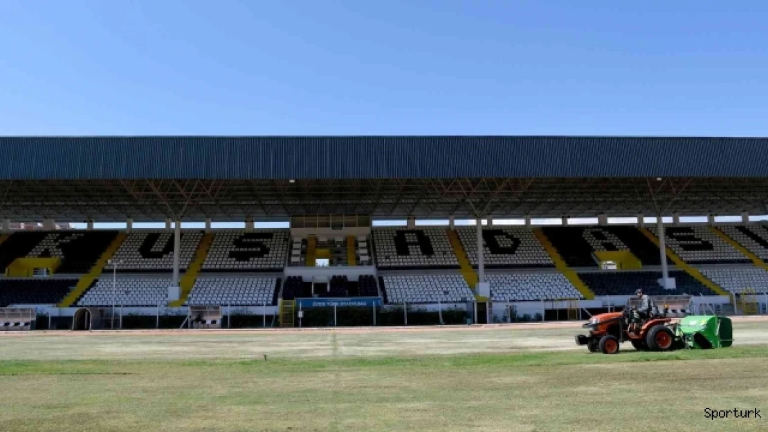 Kuşadası Özer Türk Stadı'nın zemini yenileniyor