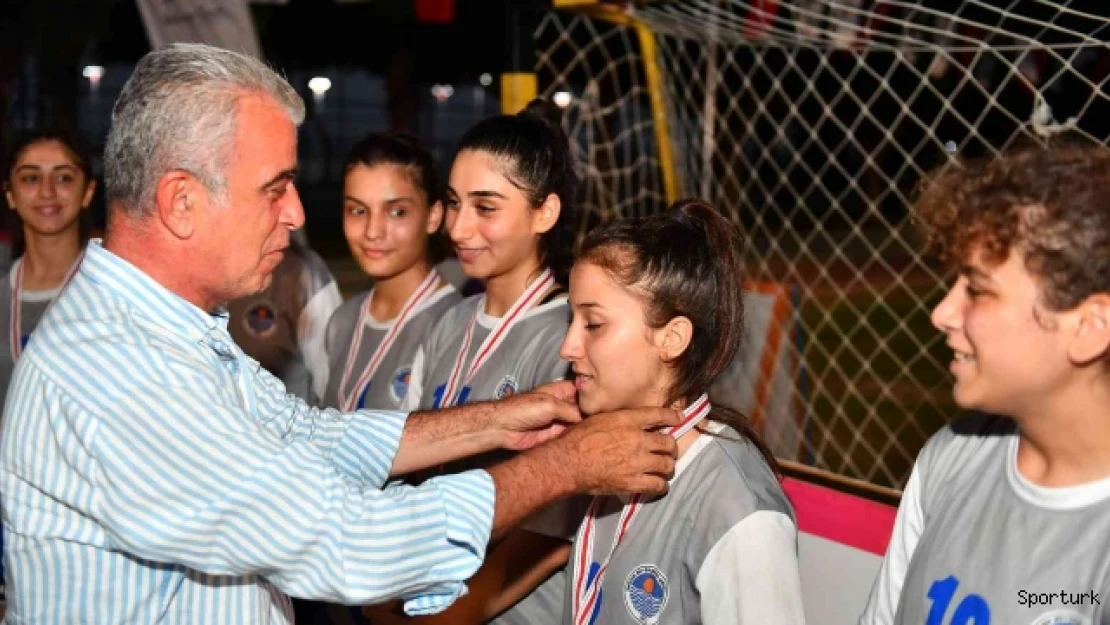 Mersinli gençler 30 Ağustos'u spor yaparak kutladı