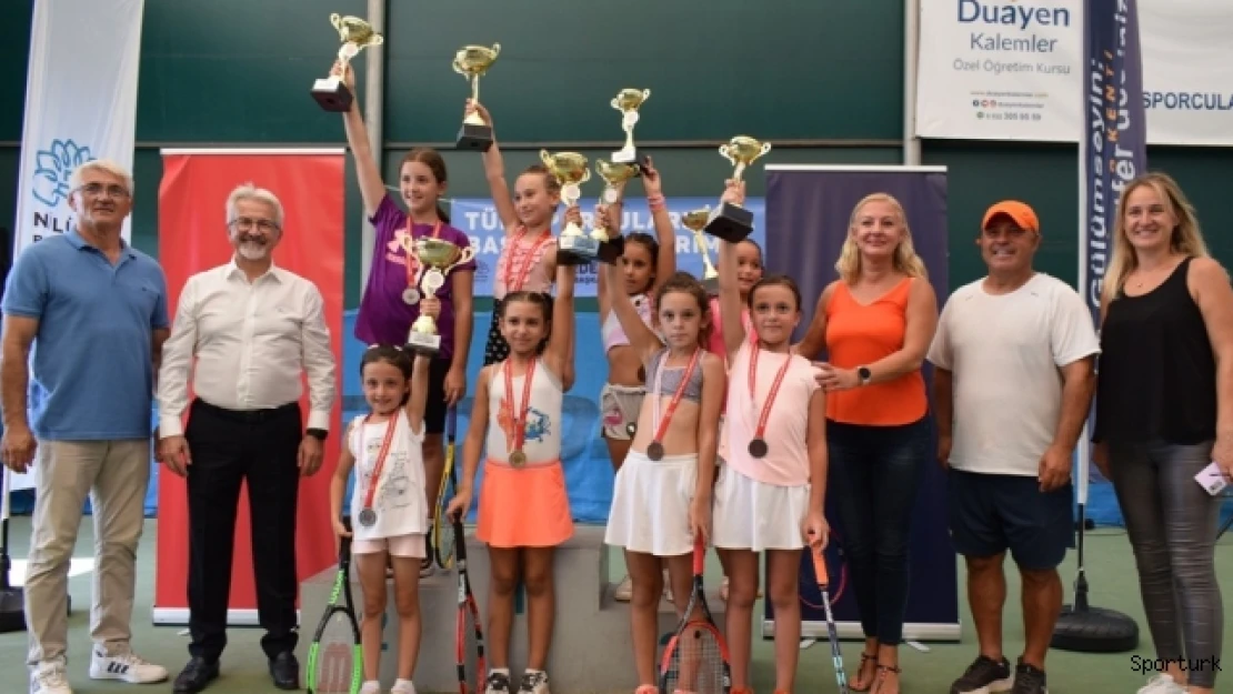 Nilüfer'de miniklerin tenis heyecanı