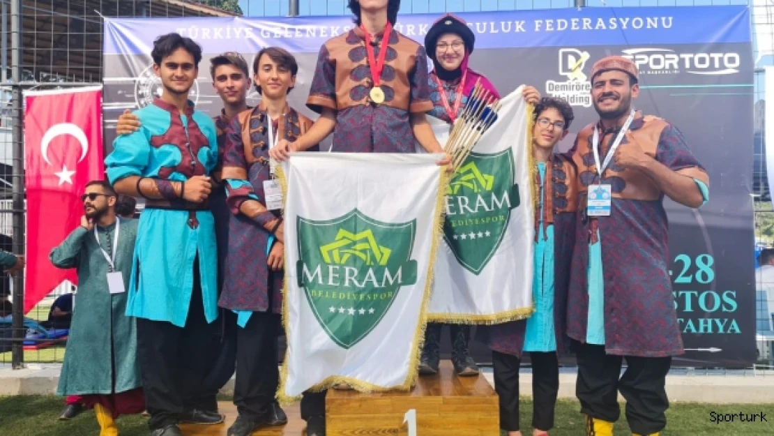 Okçulukta Meram Belediyesporlu Emirhan'dan Türkiye rekoru