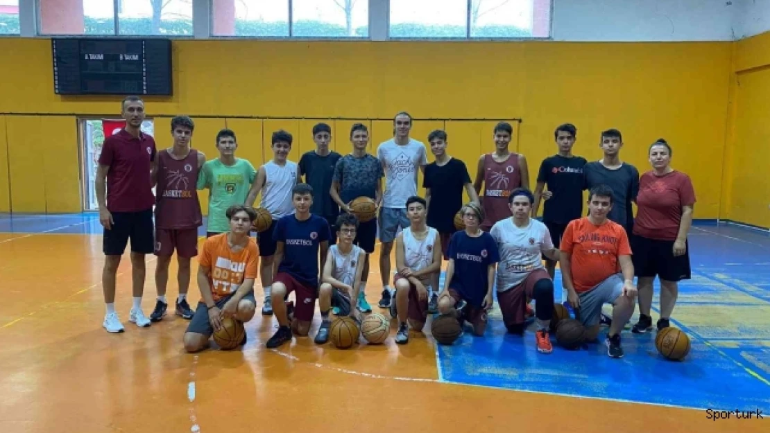 Önder Atun, gençlere deneyimlerini aktardı