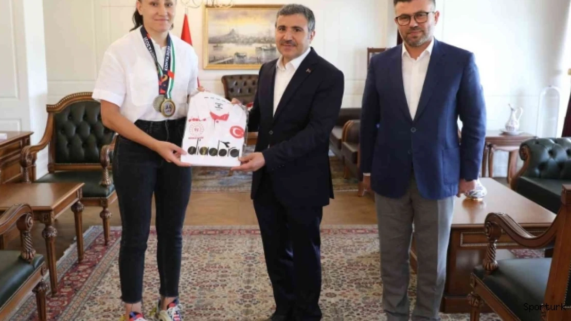 Vali Atay Şampiyon Taçyıldız'ı ağırladı