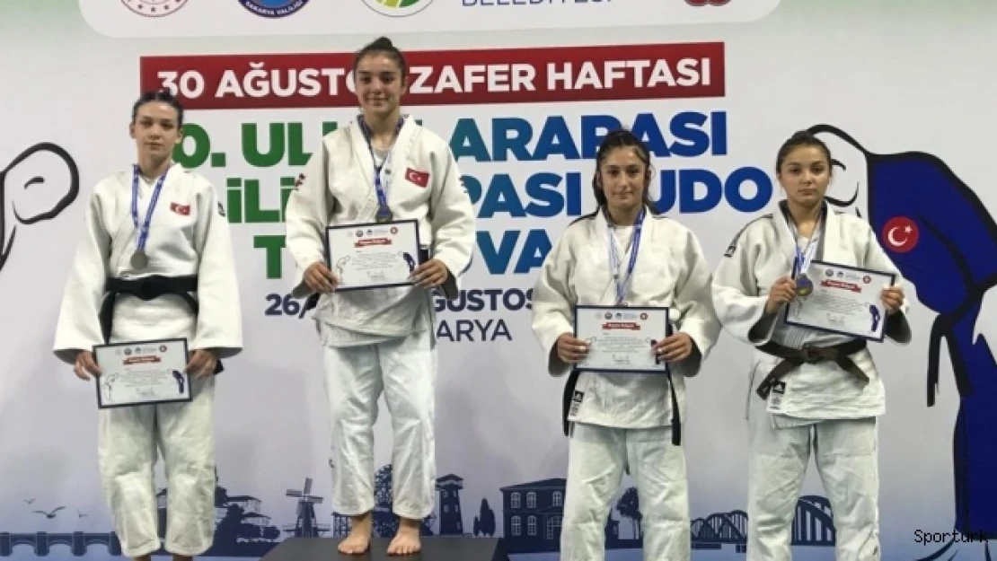 Valilik Kupası'nda zafer Osmangazi'nin