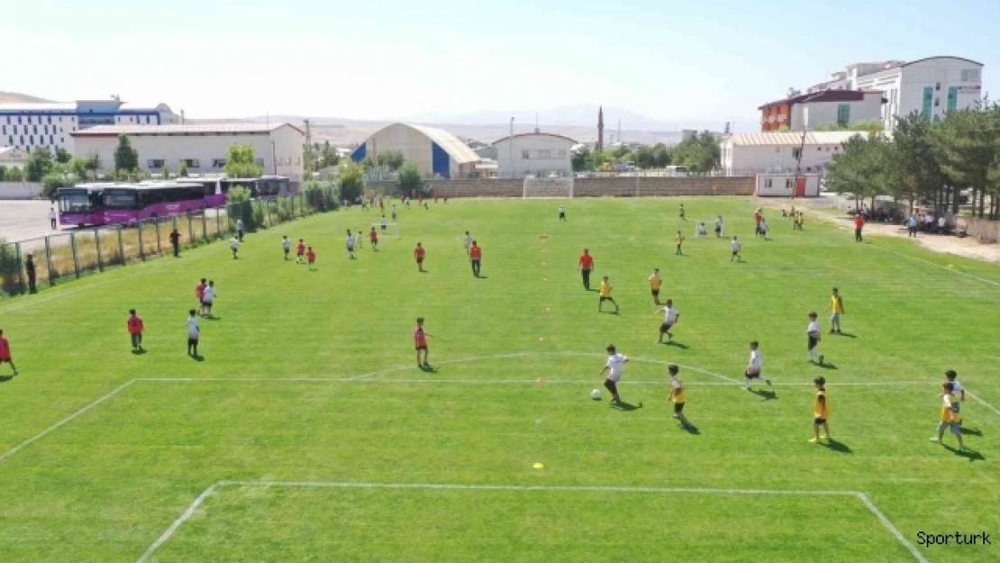 Van Büyükşehir Belediyesinin yaz okulları sona erdi