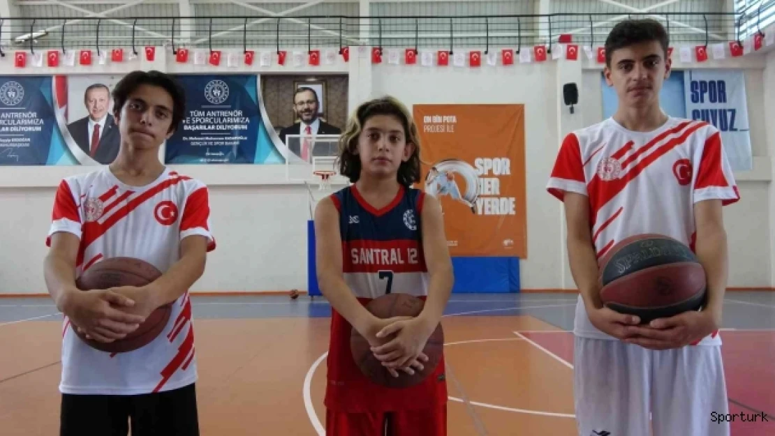 Yaz spor okulundaki çocukların hedefi milli formayı giymek
