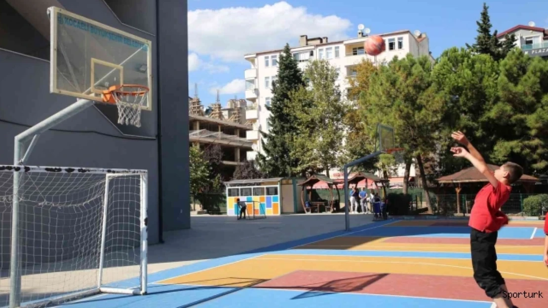 106 okula daha basketbol ve voleybol sahası kazandırıldı