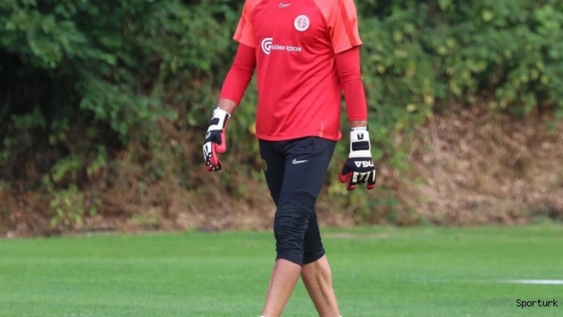 Antalyaspor, kaleci Sousa'yı Bodrumspor'a kiraladı
