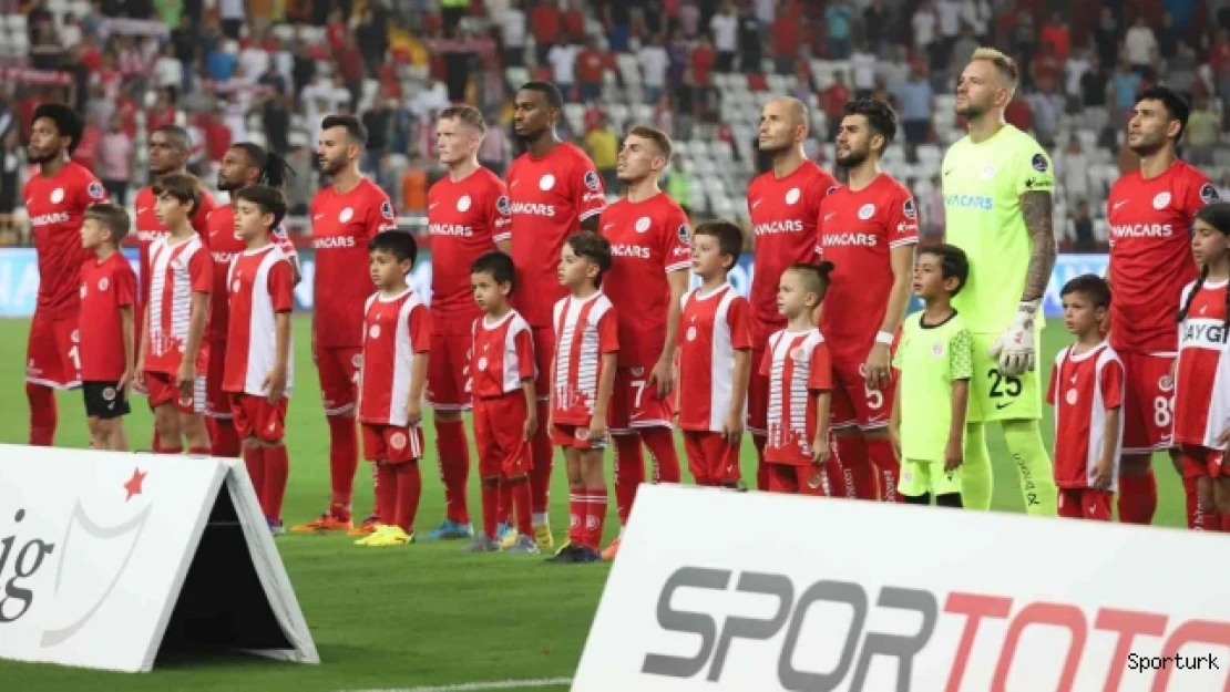 Antalyaspor son 2 haftada kalesinde 7 gol gördü