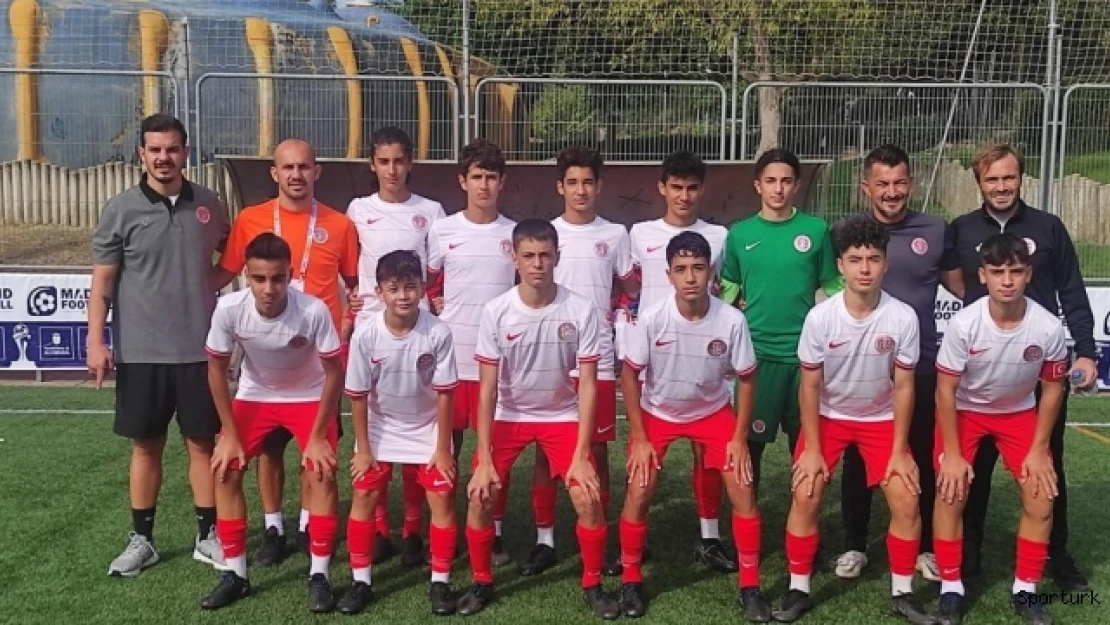 Antalyaspor U14 takımı Avrupa'da adından söz ettirdi