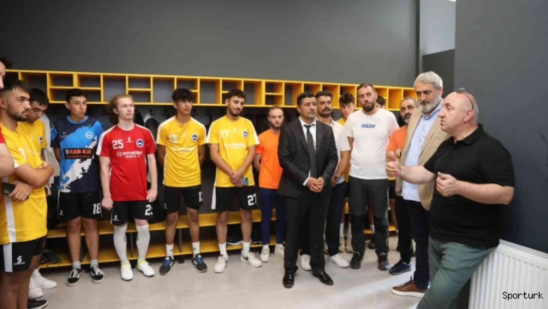 Başkan Bıyık: &quotGençlerimize verdiğimiz sözü tuttuğumuz için çok mutluyum"