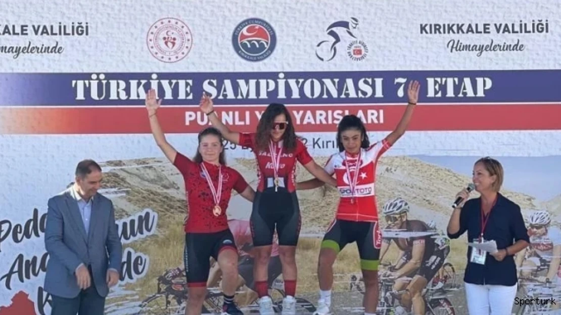 Bisikletçiler Sivas'a kupa ve madalya ile döndü