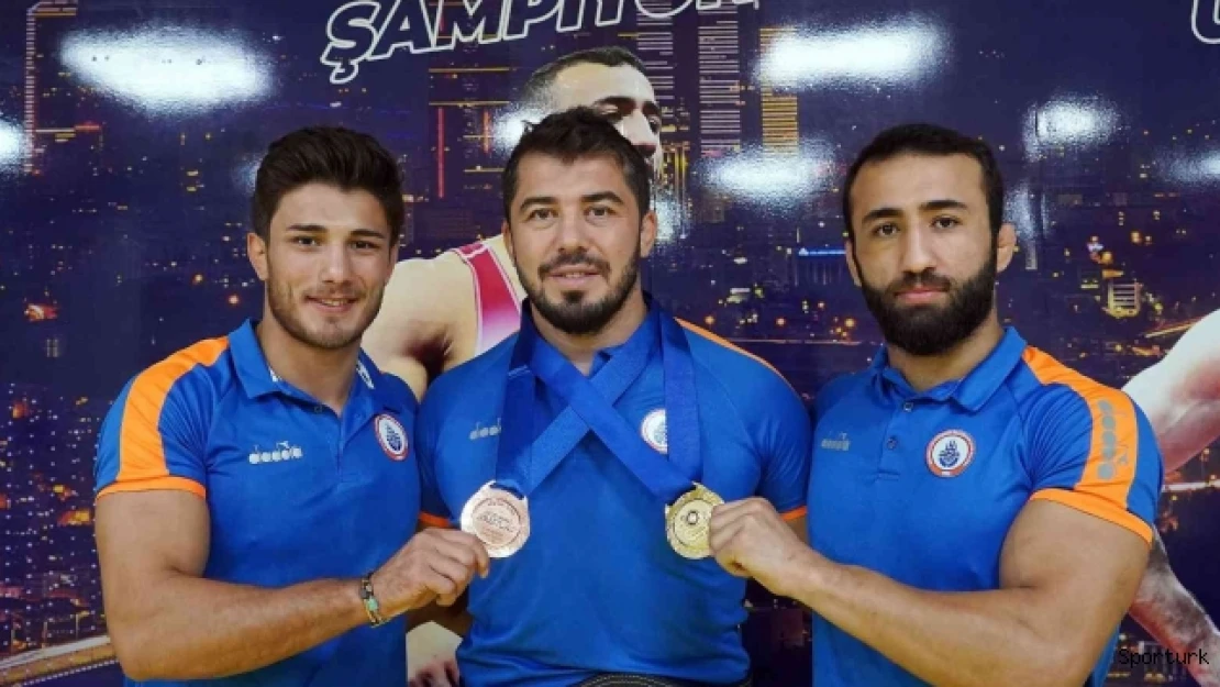 Burhan Akbudak: &quotBu takımın bir parçası olduğum ve hedeflerime ulaştığım için çok mutluyum"