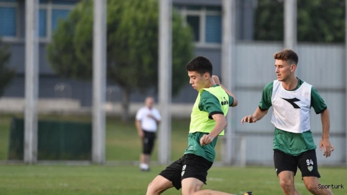 Bursaspor dar alanda çit kale maç yaptı