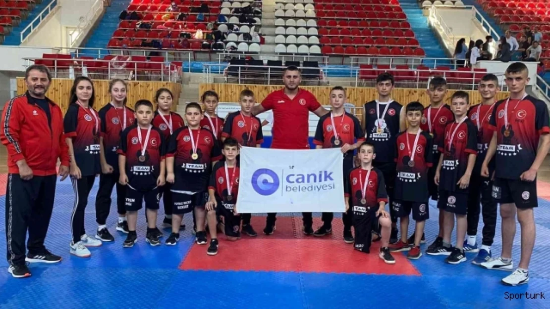 Canik Belediyespor'dan 13 altın ve 3 gümüş madalya