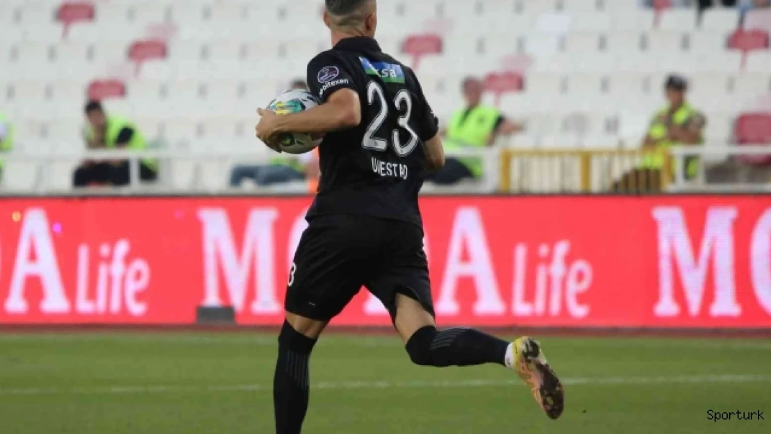 Fredrik Ulvestad ligdeki ilk golünü attı