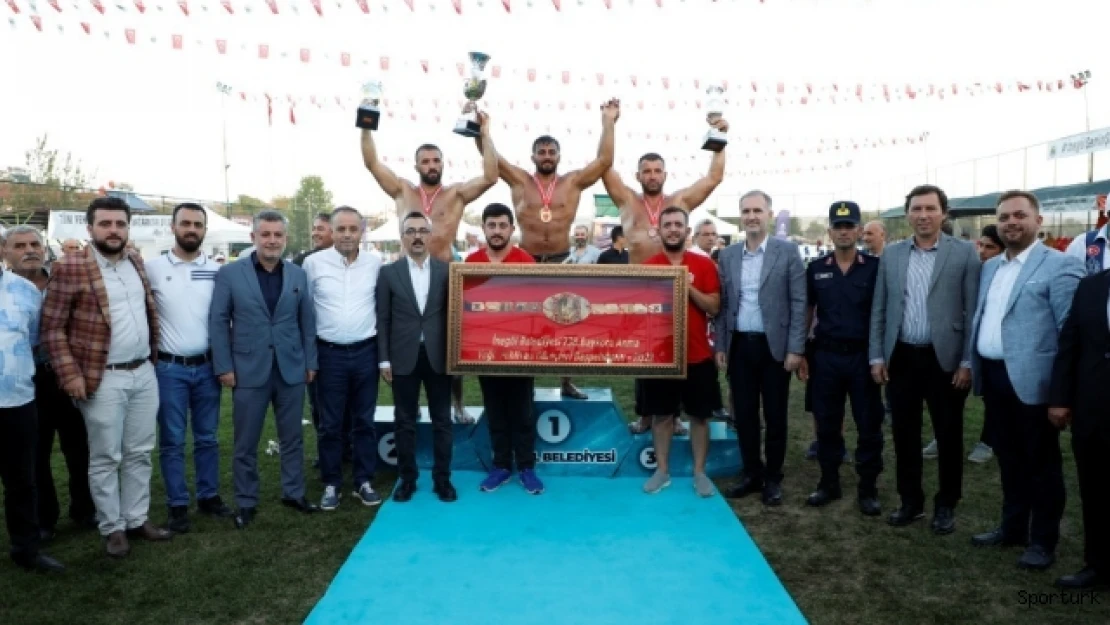 İnegöl'de 367 pehlivan kıran kırana güreşti