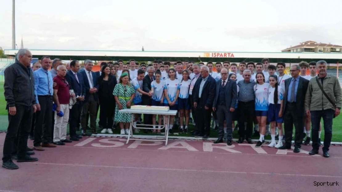 Ispartalı futbol hakemleri sezonu açtı