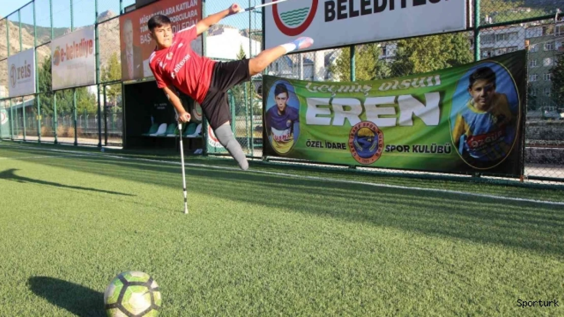 Kazada ayağını kaybeden Eren Bulut, milli forma hayalinin peşinden koşuyor