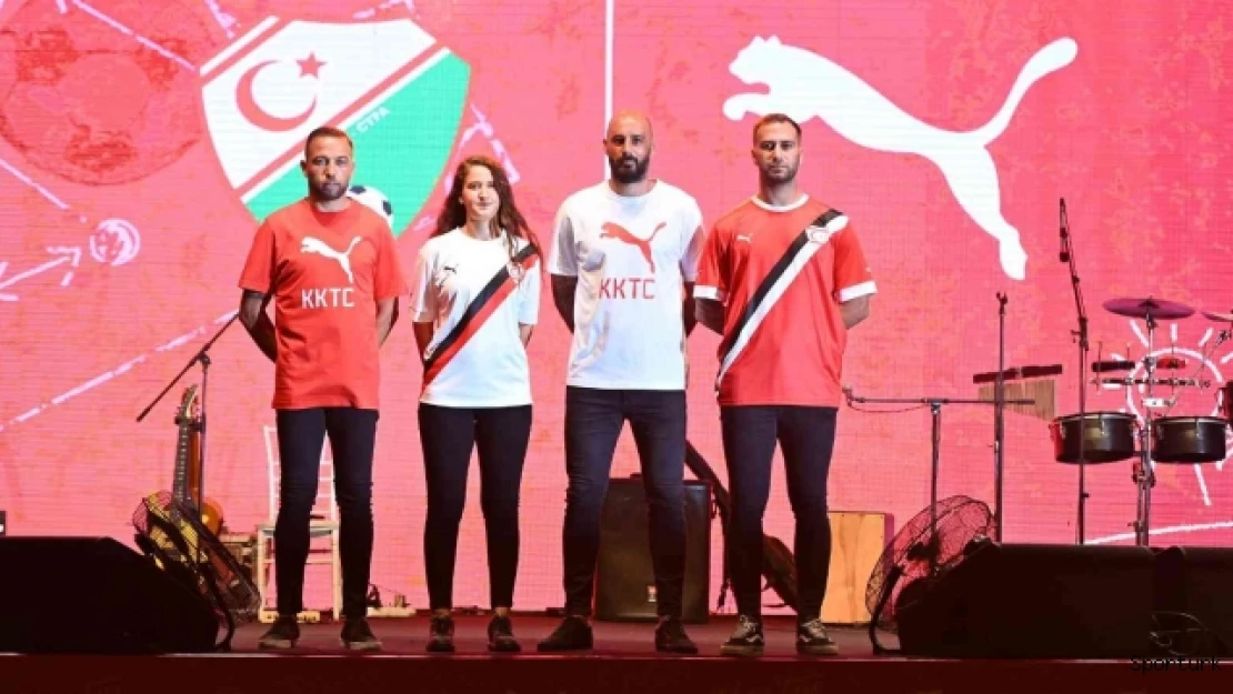 KKTC Milli Futbol Takımı'nın formaları tanıtıldı