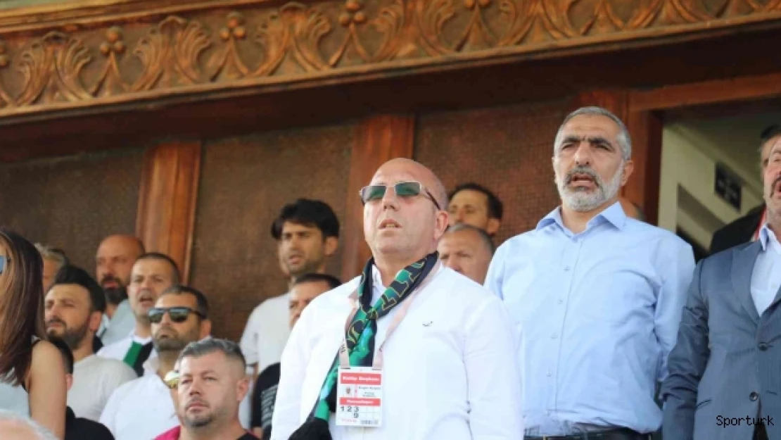 Kocaelispor Başkanı Engin Koyun uzun süre stattan çıkamadı