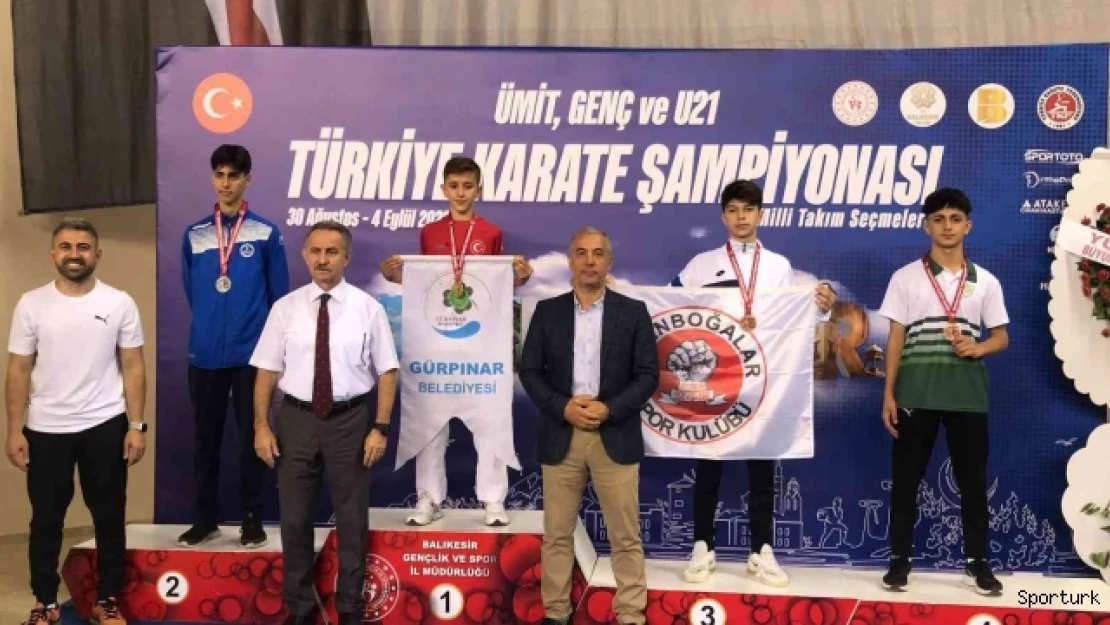 Manisa BBSK'lı karateciler başarısını perçinledi
