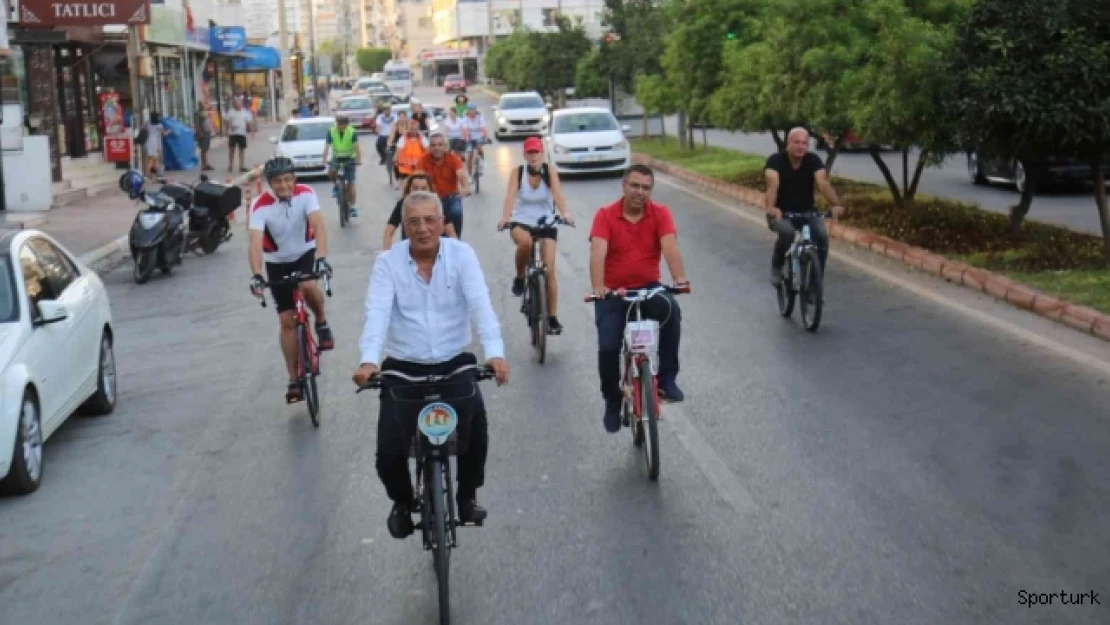 Mezitli'de Avrupa Hareketlilik Haftası bisiklet sürerek başladı
