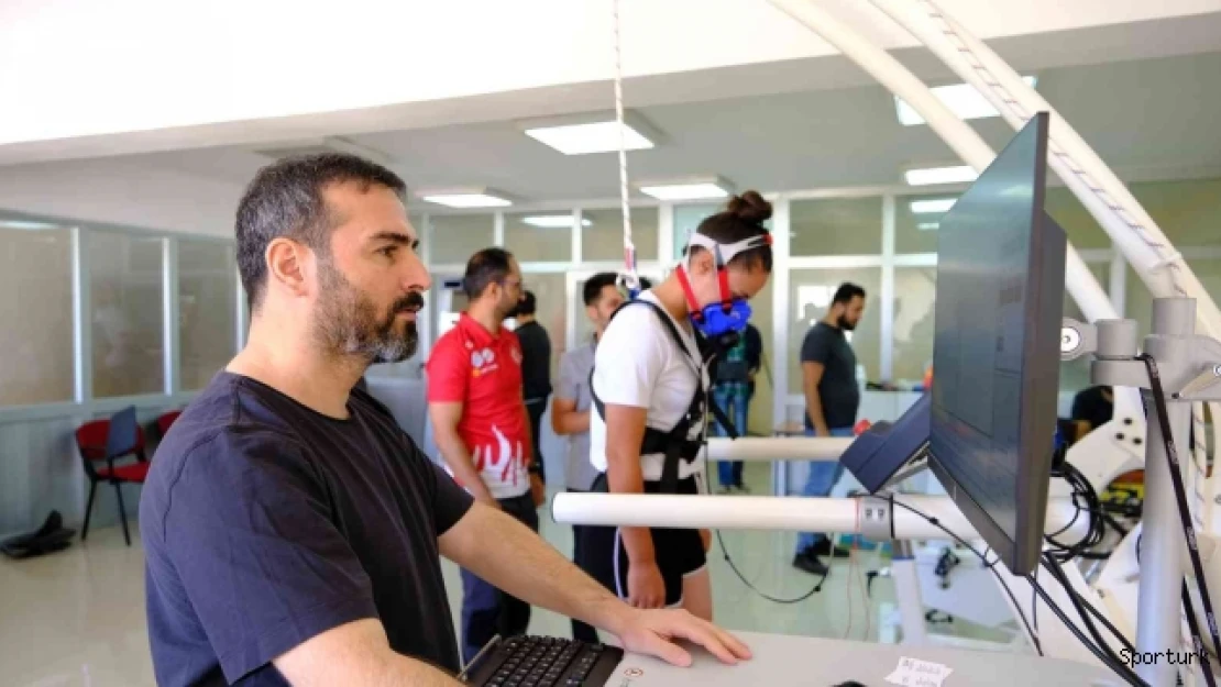 Milli Kayakçılar Sivas'ta hazırlanıyor