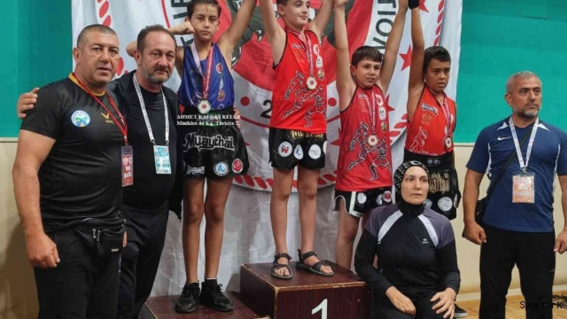 Muay Thai'de 4 madalya