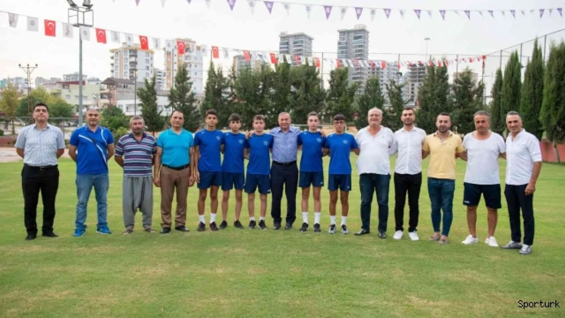 Seyhan Belediyesporlu 5 futbolcu Adana Demirspor'da
