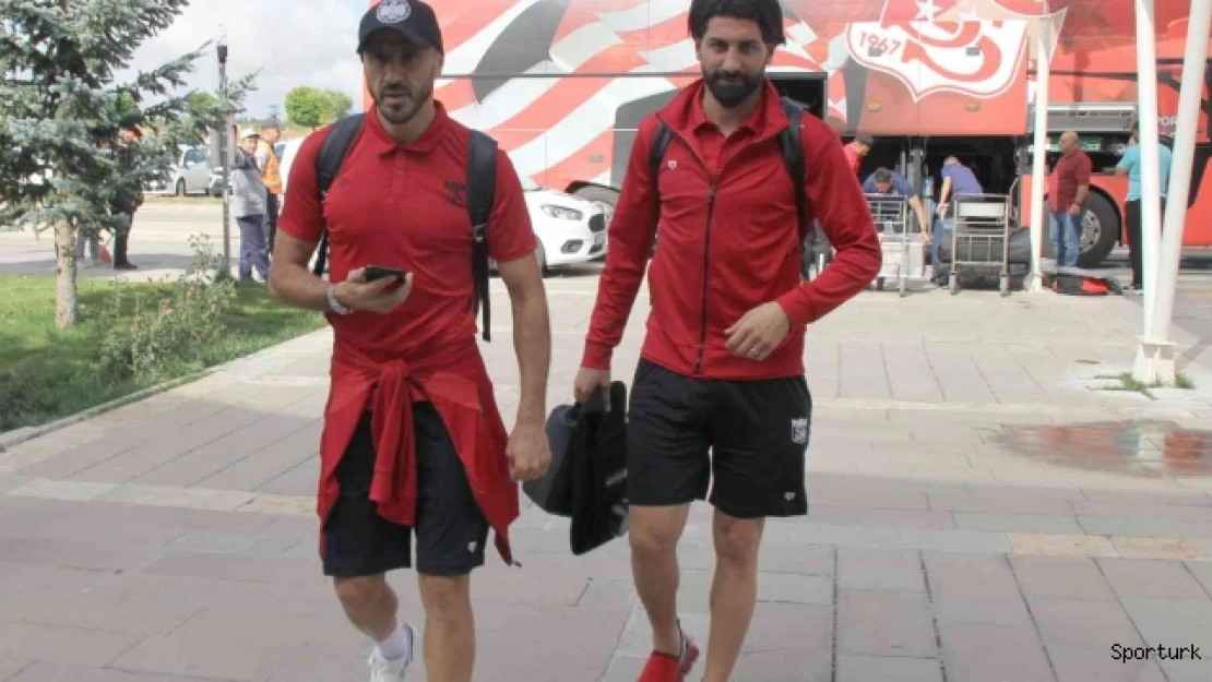 Sivasspor, CFR Cluj maçı için Romanya'ya 7 eksikle gitti