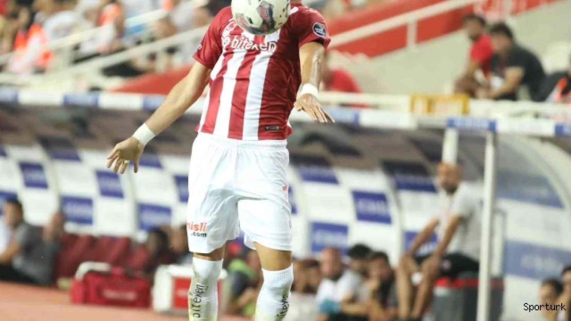 Sivasspor'da Uğur Çiftçi kırmızı kart gördü!