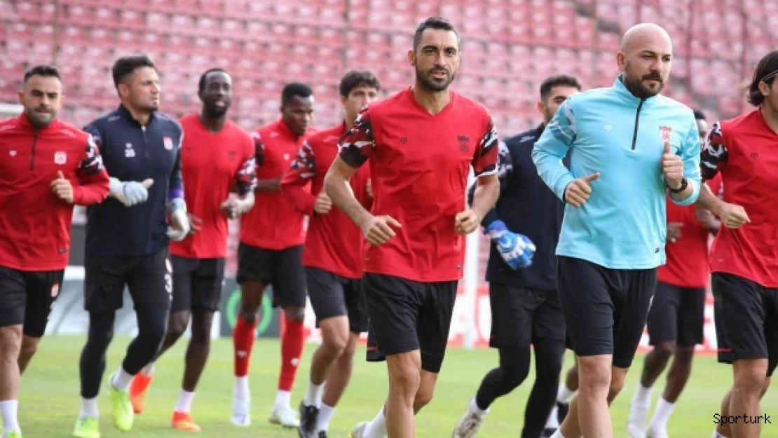 Sivasspor'un formaları havaalanında kayboldu!
