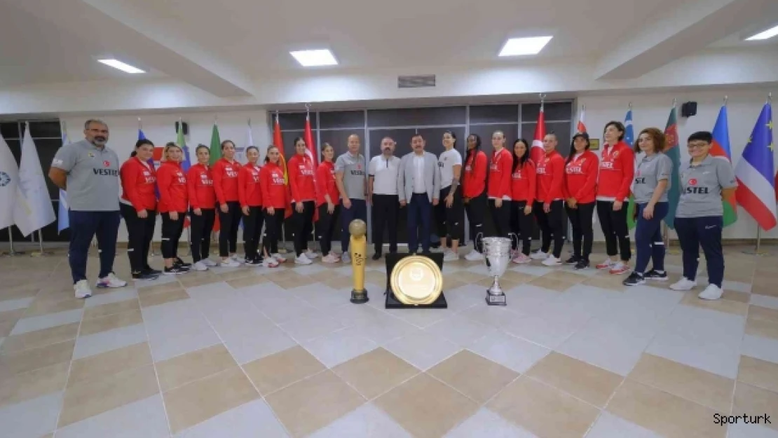 Süper Kupa'nın şampiyonlarından Başkan Vidinlioğlu'na ziyaret