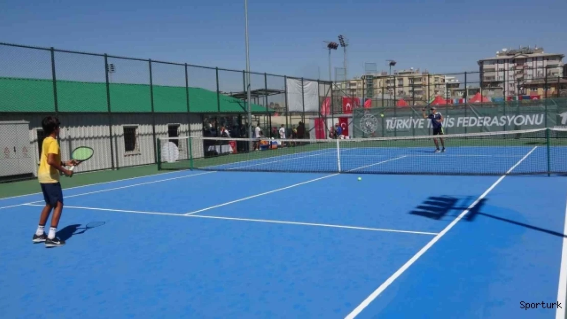 Van'da 'Akdamar Cup Uluslararası Tenis Turnuvası' başladı