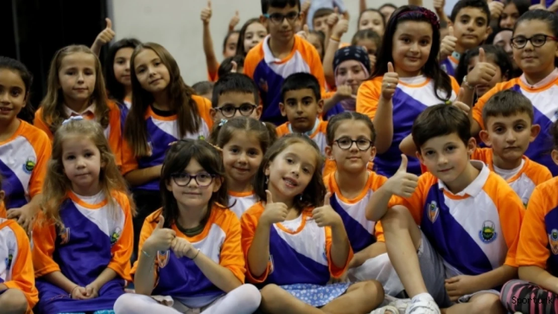 Yaz spor okullarına coşkulu final: 2 bin 902 sporcu sertifikalarını aldı