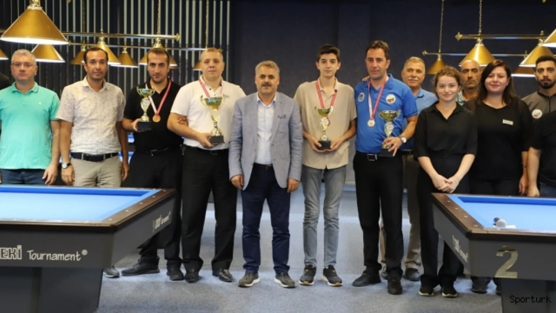 yeni bilardo salonunda ilk şampiyona