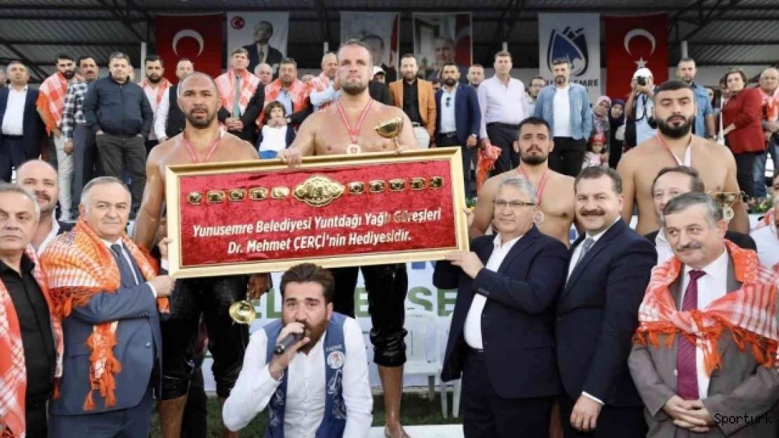 Yunusemre'de altın kemerin sahibi Hüseyin Gümüşalan oldu