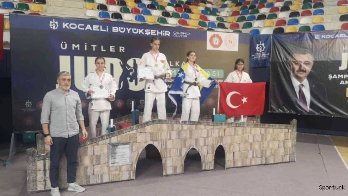 Yunusemreli judocular Kocaeli'den başariyla döndü