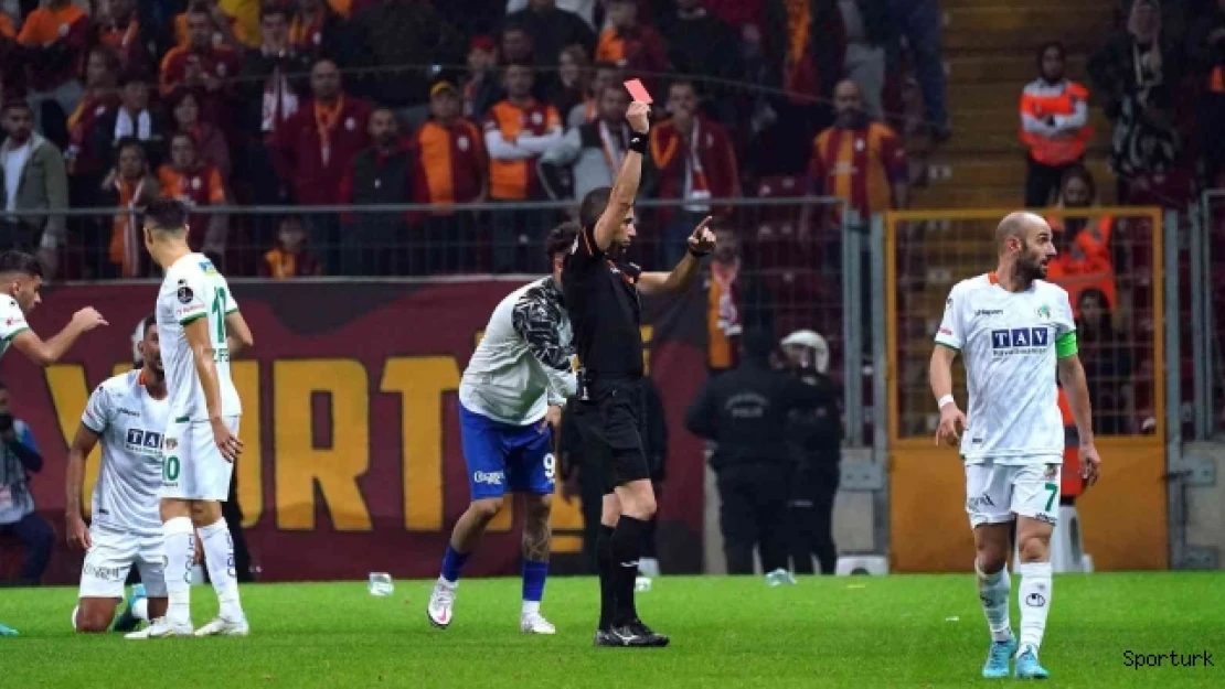 Abdülkerim Bardakcı kırmızı kart gördü