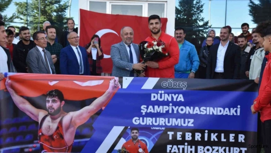 Afyonkarahisarlı dünya şampiyonuna coşkulu karşılama