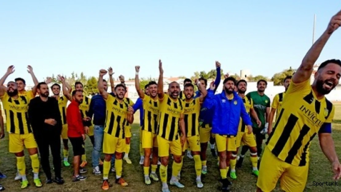 Alaçatıspor, zorlu maçta rakibini yenerek lider oldu