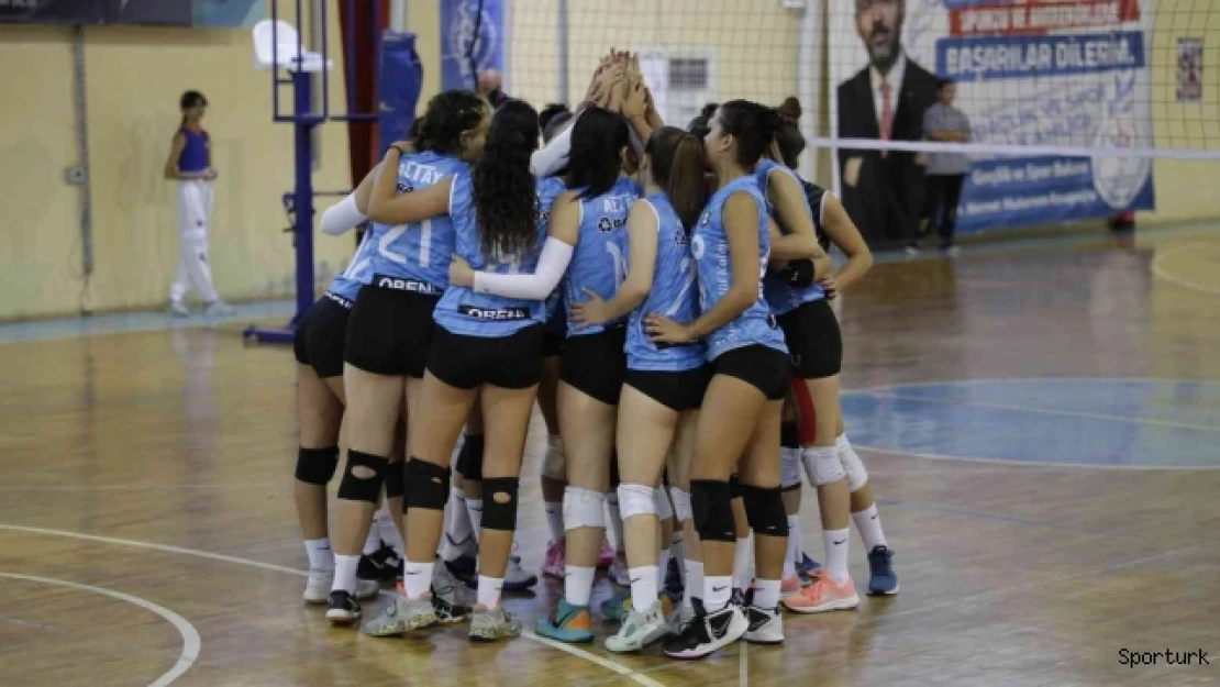 Altay, voleybolda sezona galibiyetle başladı